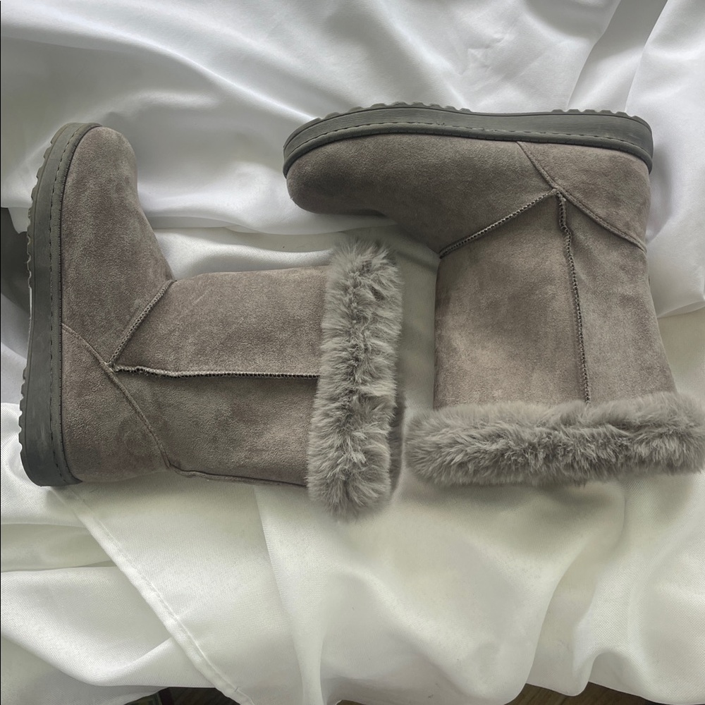 SO Gray Fur-Lined Footwear - Picture 8 of 9